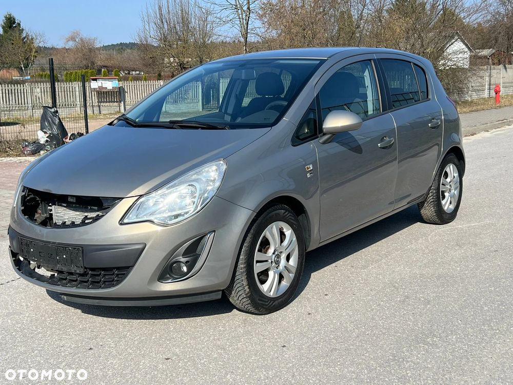 Opel Corsa 1.4 16V 150 Jahre - 2