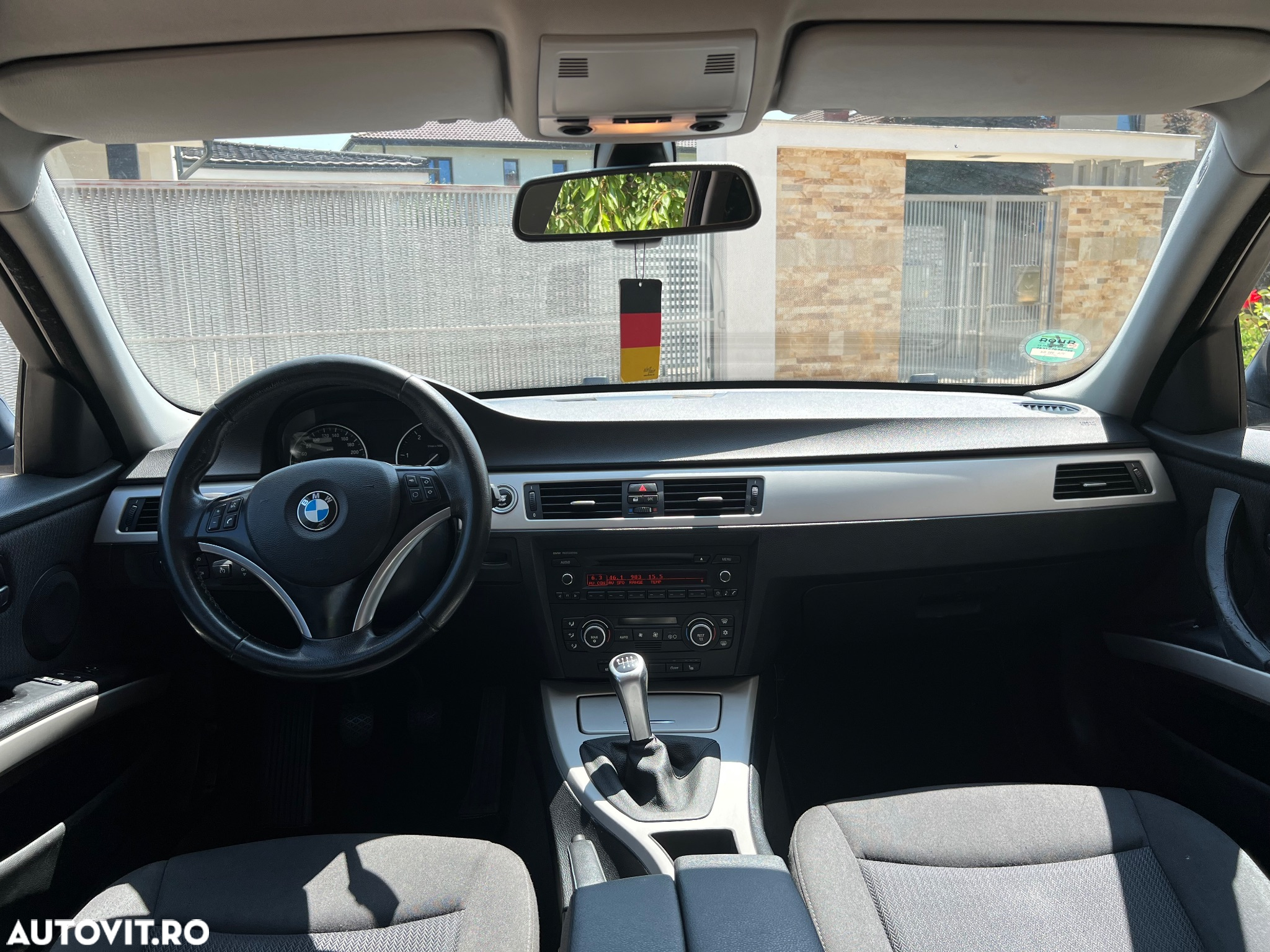 BMW Seria 3 320d DPF Touring - 8