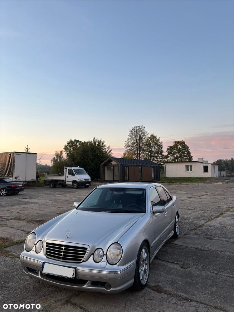 Mercedes-Benz E-Class 2000 photo 3