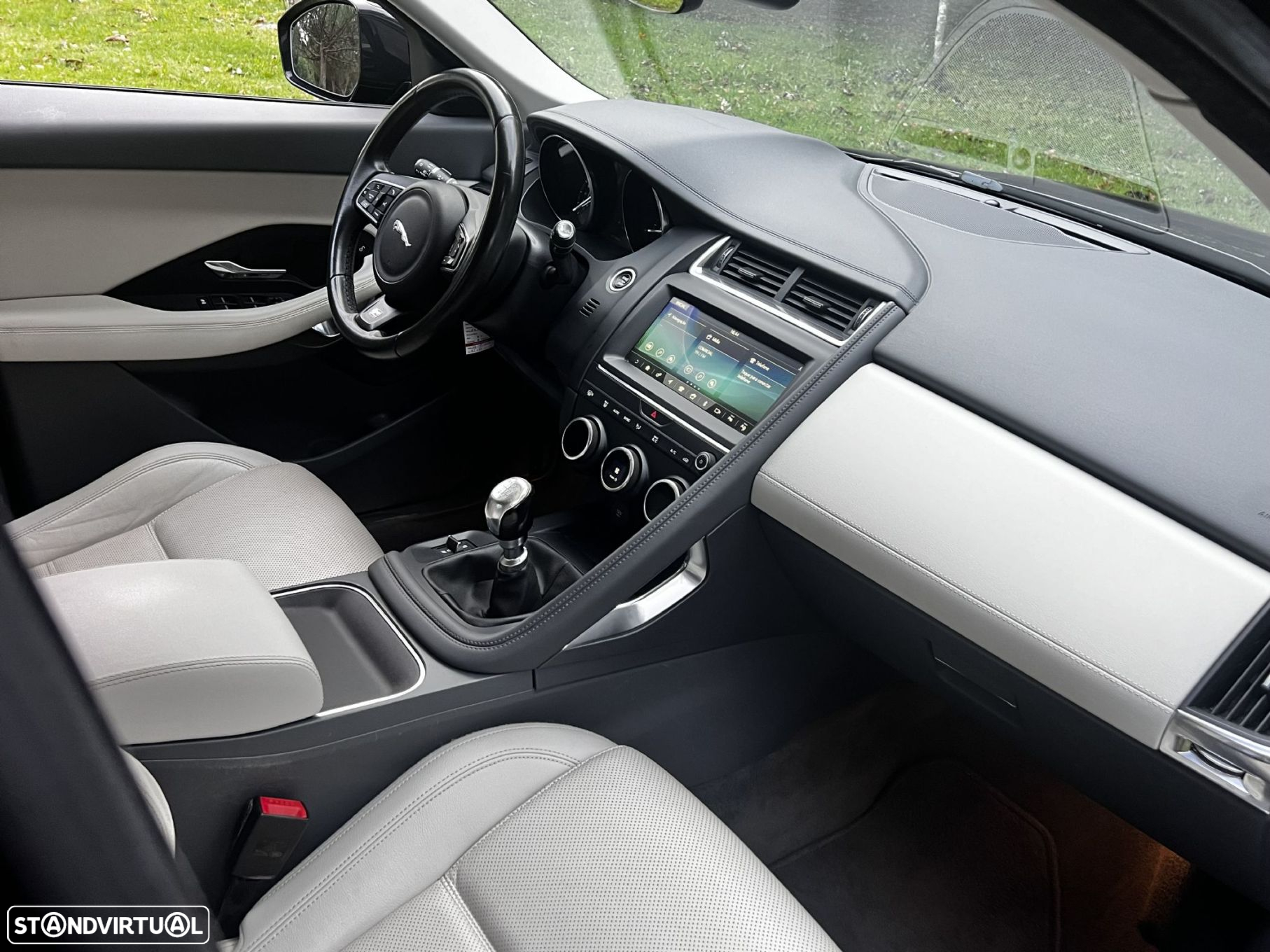 Jaguar E-Pace 2.0 i4D R-Dynamic S - 31