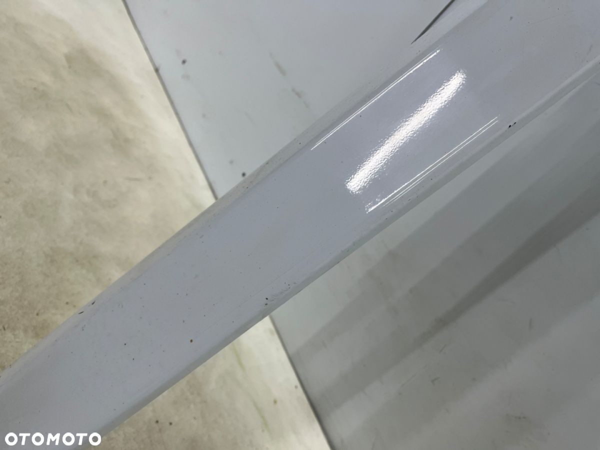 Nakładka progu Hyundai I30 I FD 5Drzwi HB 07-12r. PRAWA listwa progowa zewnętrzna kolor 7F próg - 14