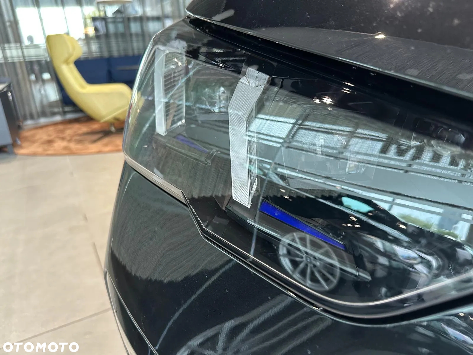 BMW iX2 eDrive20 66.5kWh M Sport Edition - 12