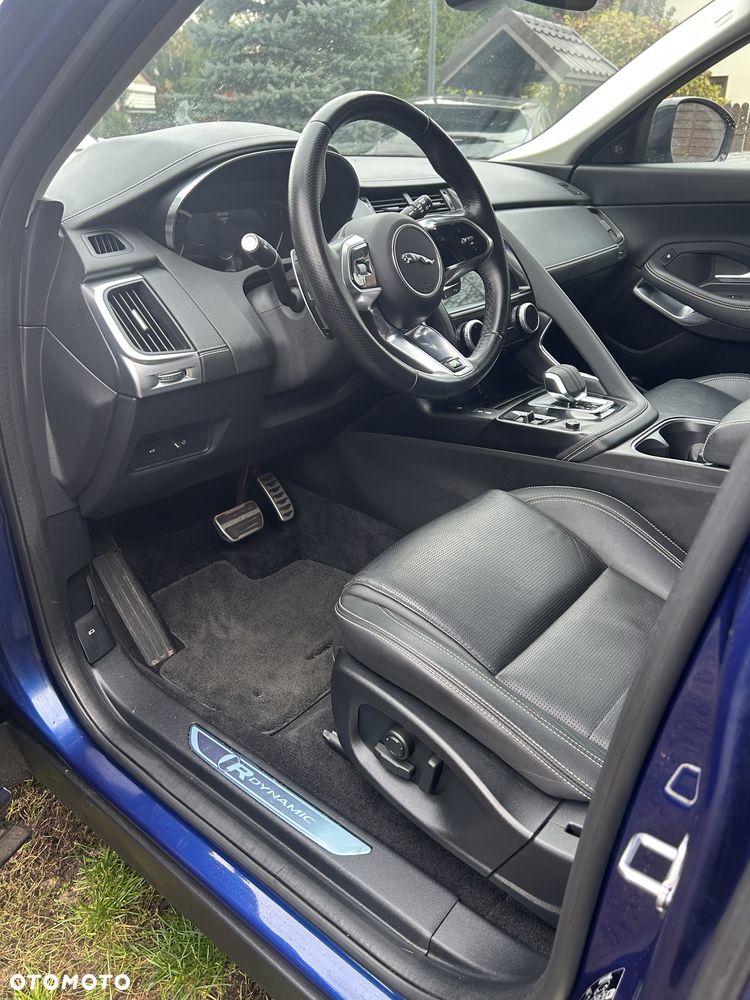 Jaguar E-Pace 2.0 D165 mHEV AWD R-Dynamic SE - 11