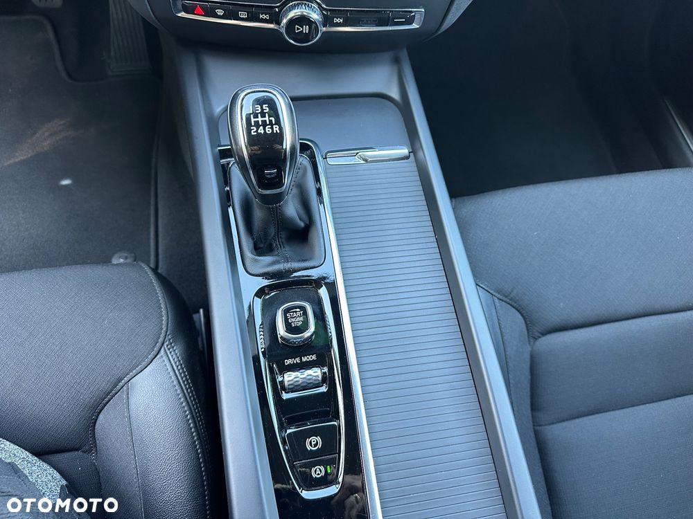 Volvo V60 D3 Drive-E Momentum - 27