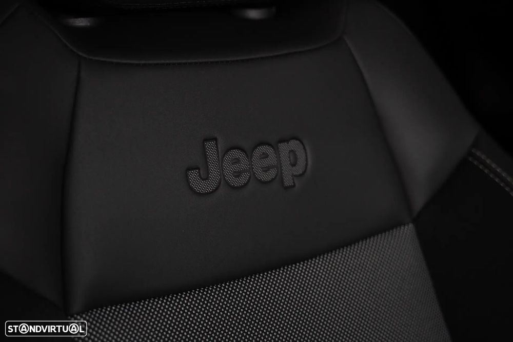 Jeep Avenger 54 kWh Summit - 23