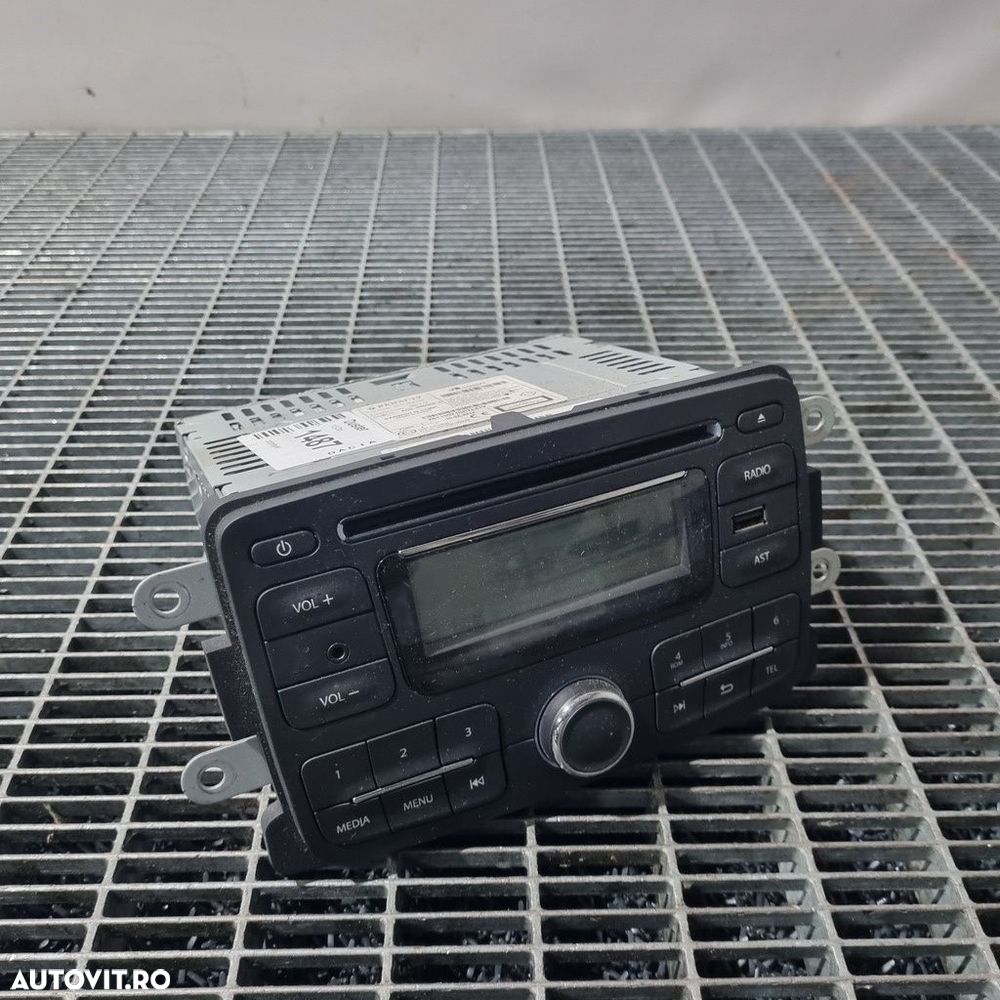 Cd player Dacia Duster 2010 - 2013 (1487) 281155216R - 1