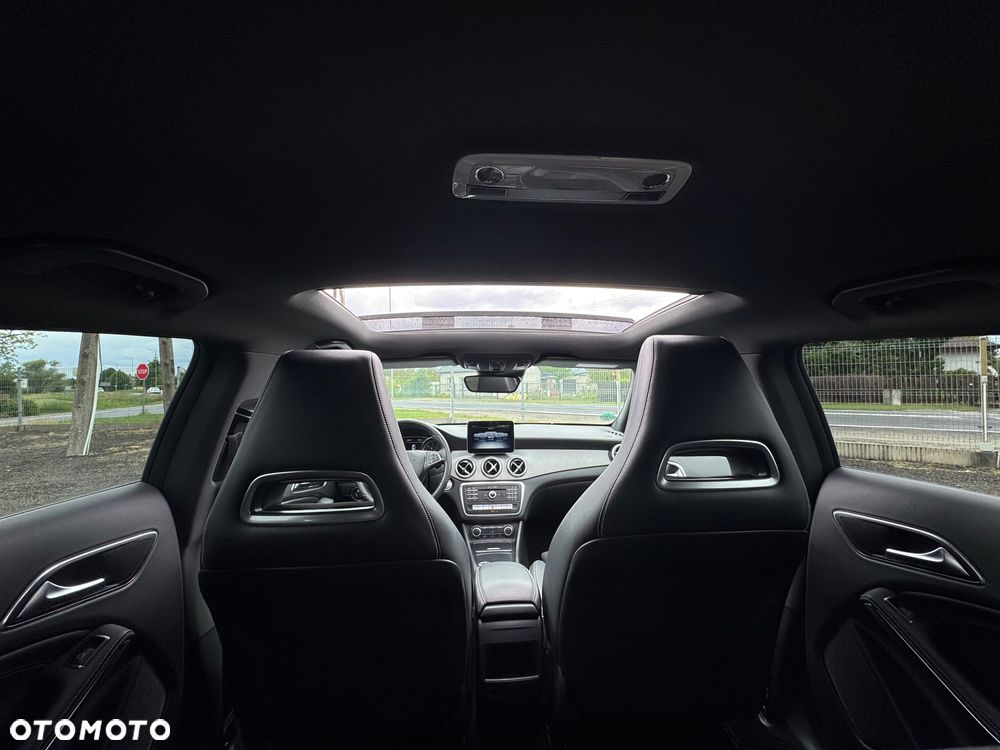 Mercedes-Benz CLA Shooting Brake 180 7G-DCT UrbanStyle Edition - 19