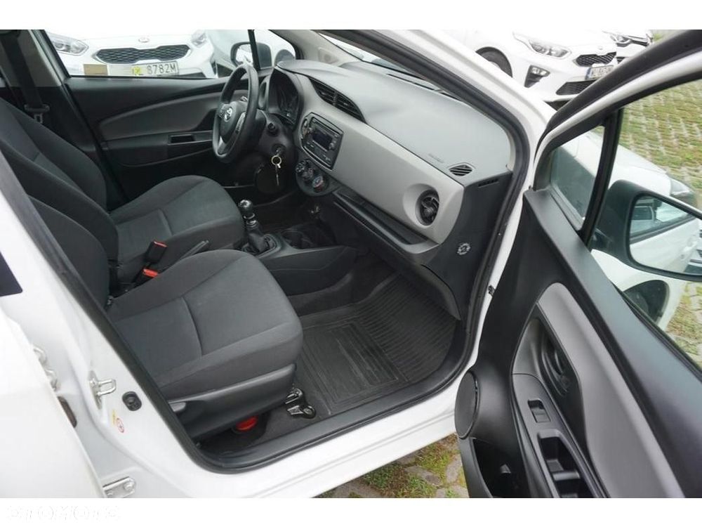 Toyota Yaris - 30
