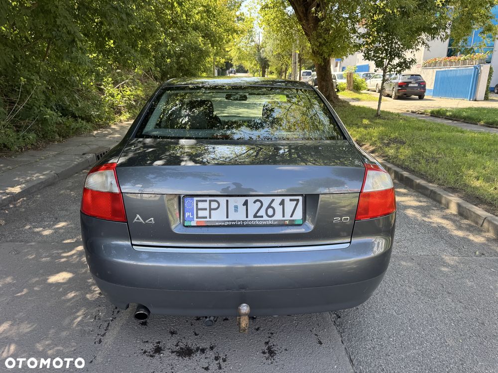 Audi A4 Limousine - 8