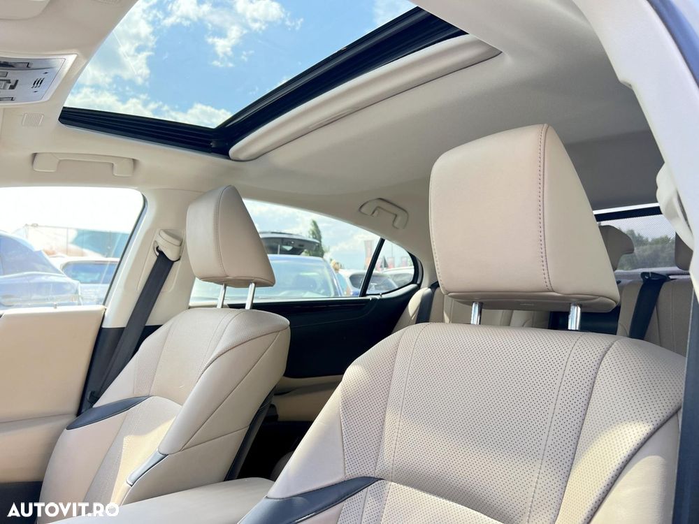 Lexus Seria ES 300h Executive Line - 31