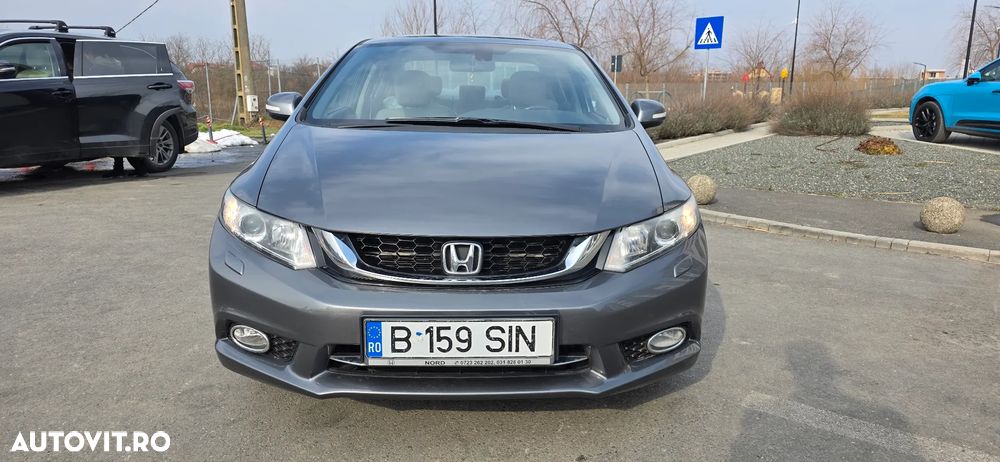 Honda Civic 1.8 MT ES - 2