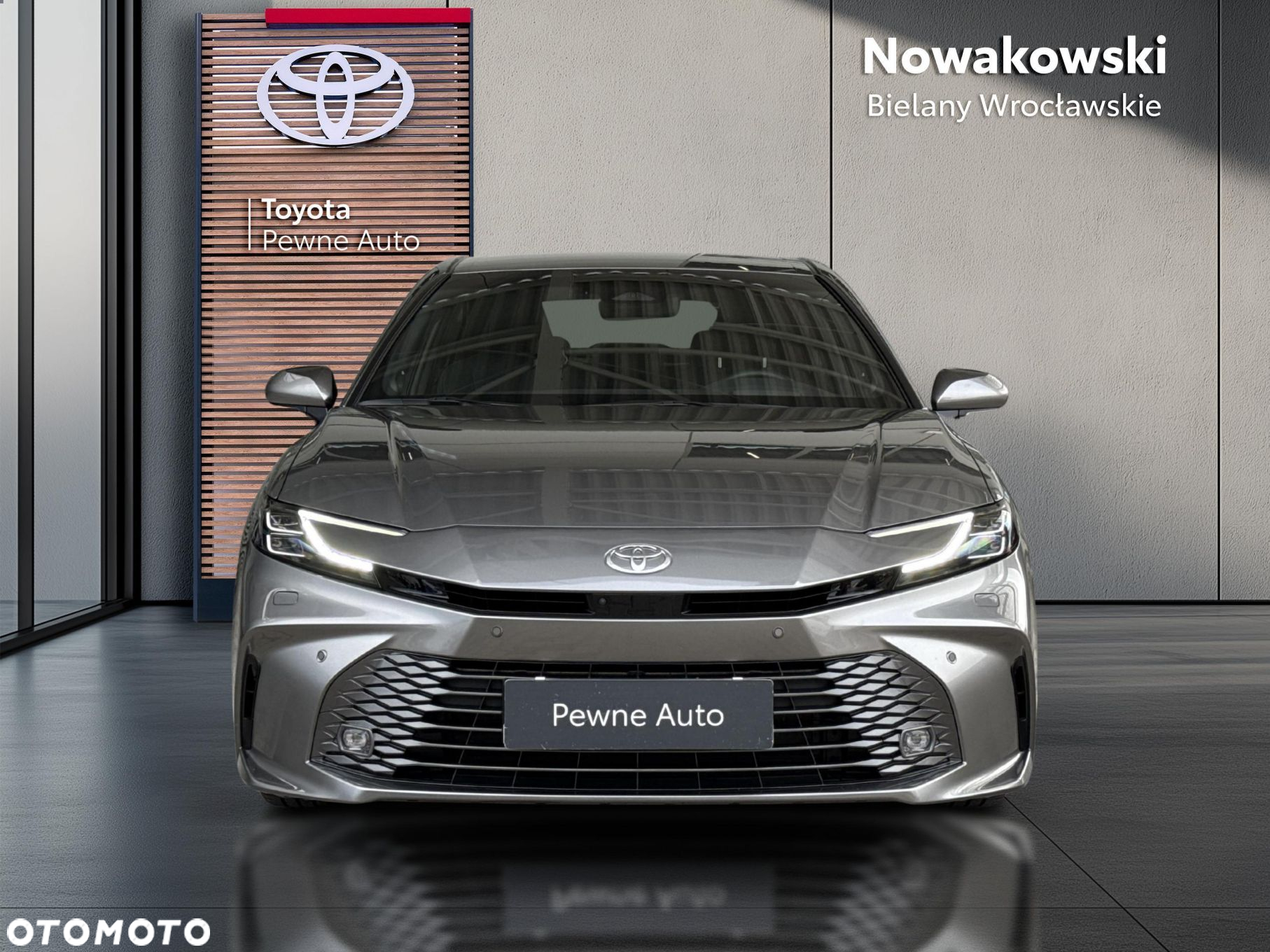 Toyota Camry - 8
