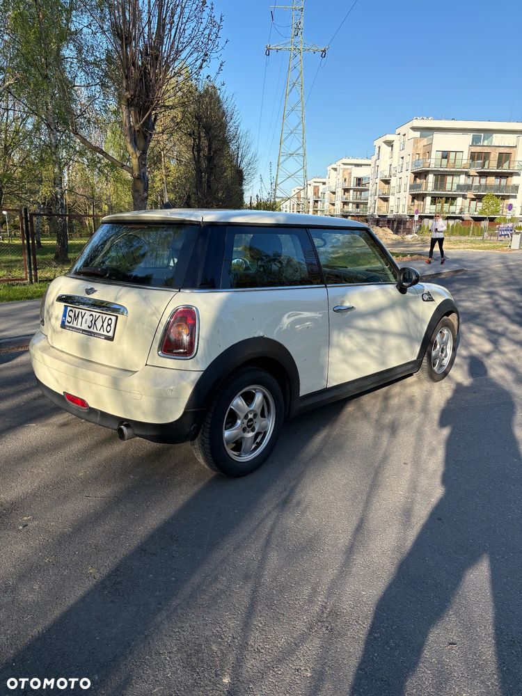 MINI Cooper Standard - 4