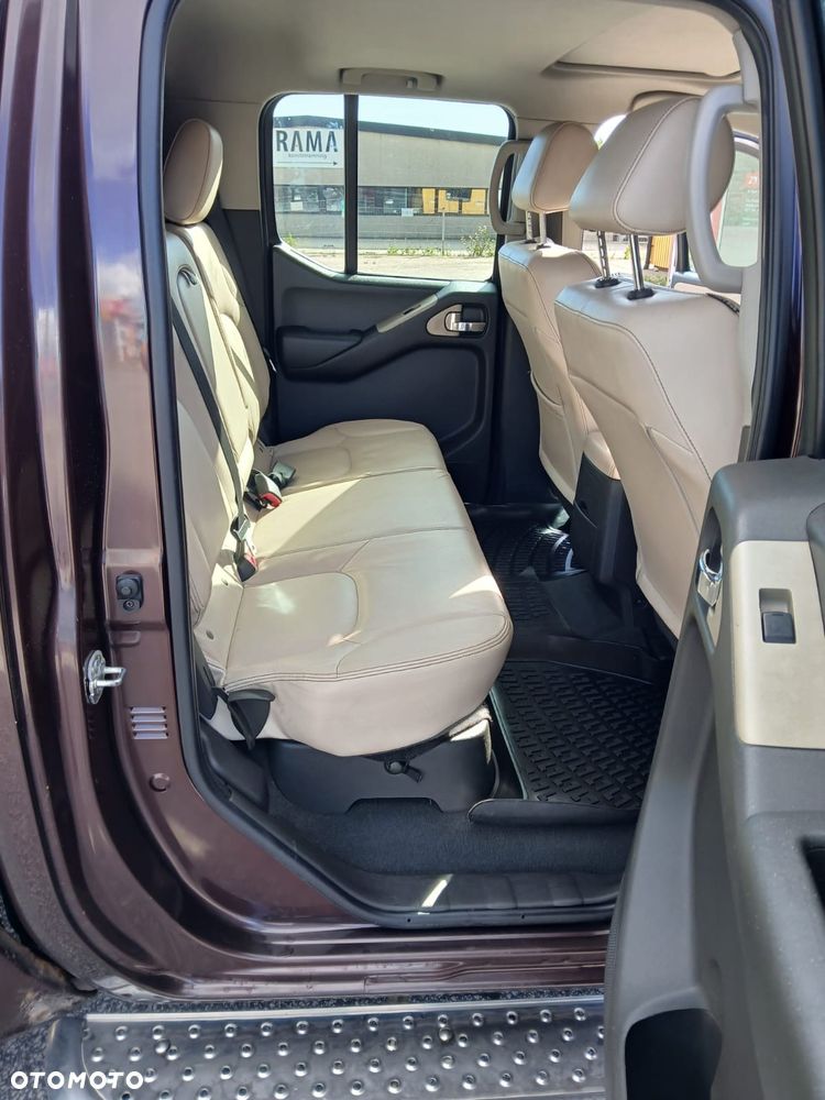 Nissan Navara 2.5 D Platinum - 16
