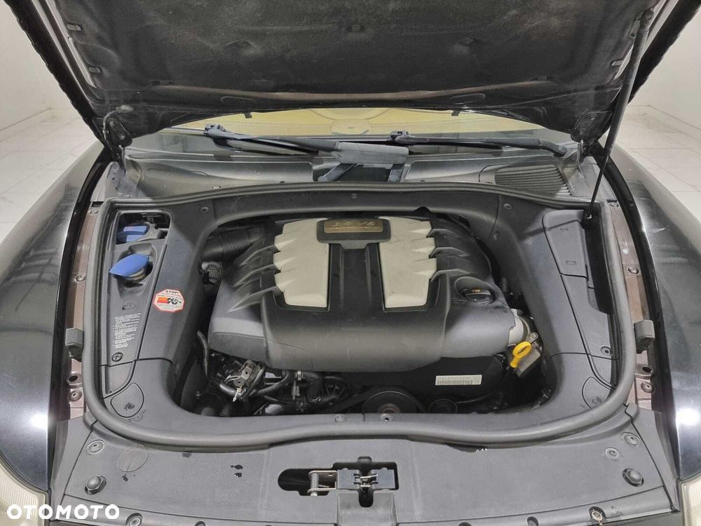 Porsche Cayenne - 16