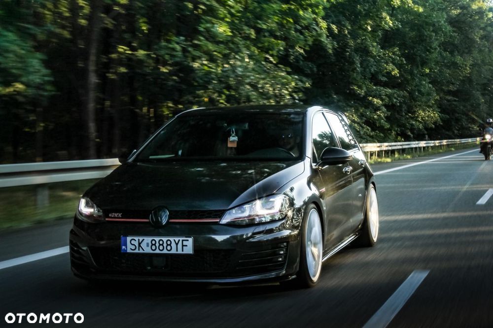 Volkswagen Golf - 3