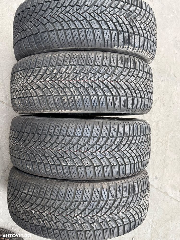 Vând 4 anvelope 235/50/19 bridgestone de iarnă ca noi - 1