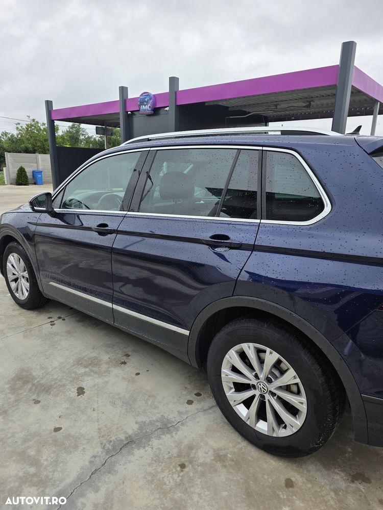 Volkswagen Tiguan - 12