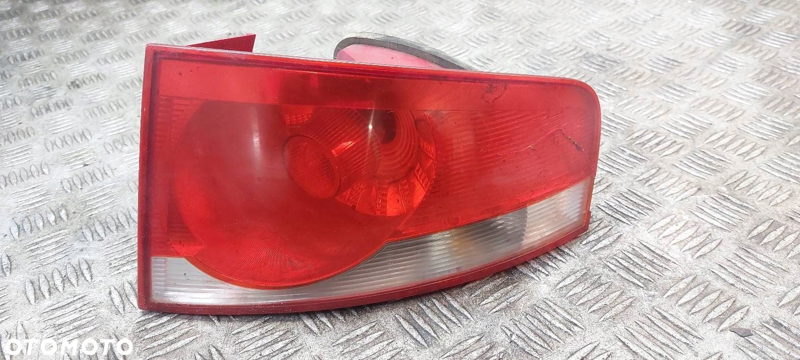 LAMPA PRAWY TYŁ ALTEA XL LIFT EUROPA - 1