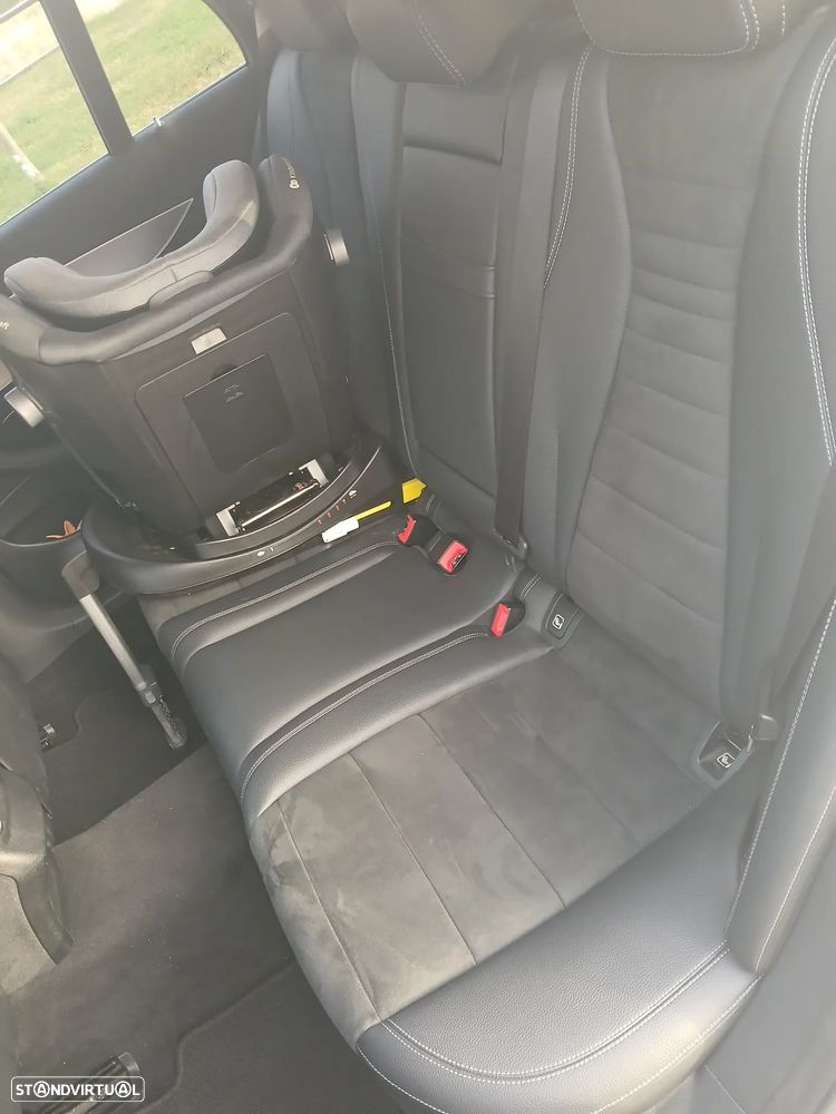 Mercedes-Benz E 220 d AMG 7L - 11