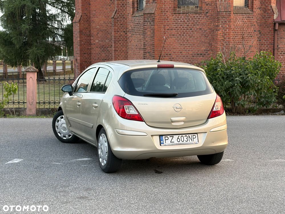 Opel Corsa 1.4 16V Edition - 10