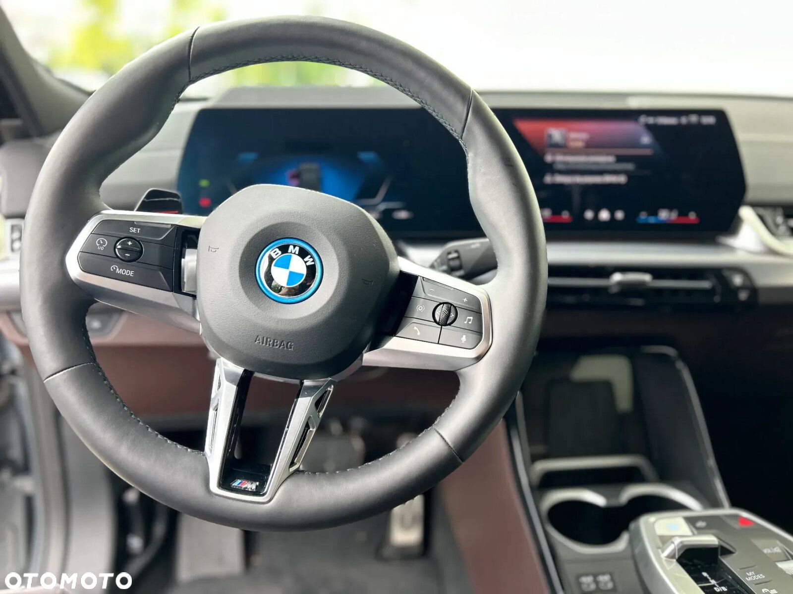 BMW iX2 - 15