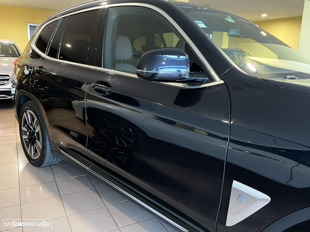 BMW iX3 Inspiring - 11