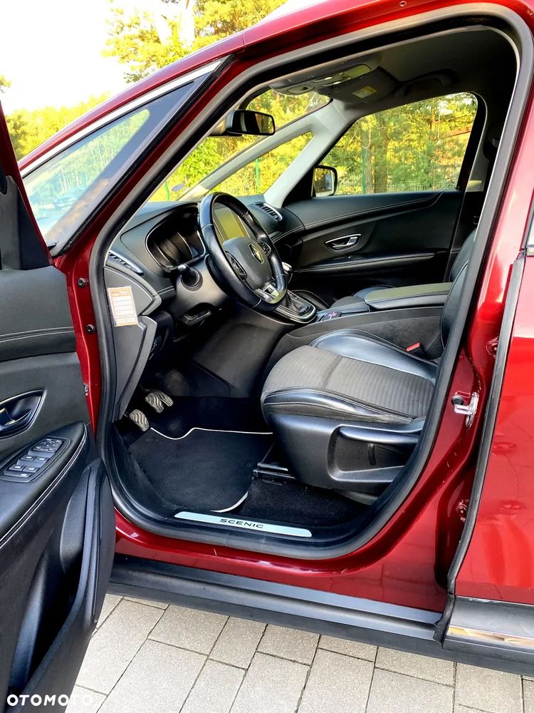 Renault Grand Scenic - 17