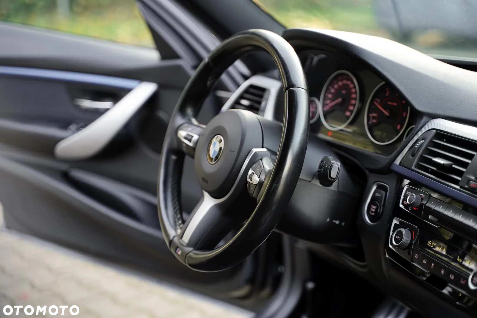 BMW Seria 3 318d M Sport Shadow - 20