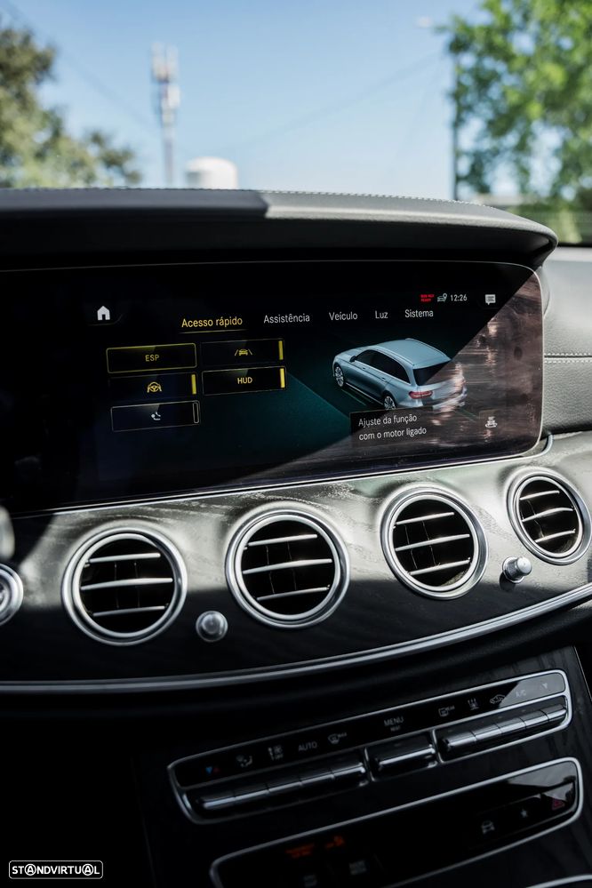 Mercedes-Benz E 300 de 4Matic 9G-TRONIC AMG Line - 32