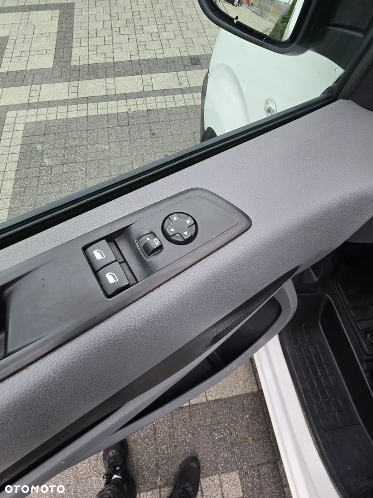Peugeot Expert - 8