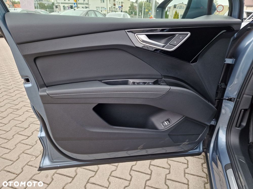 Audi Q4 Sportback e-tron - 12