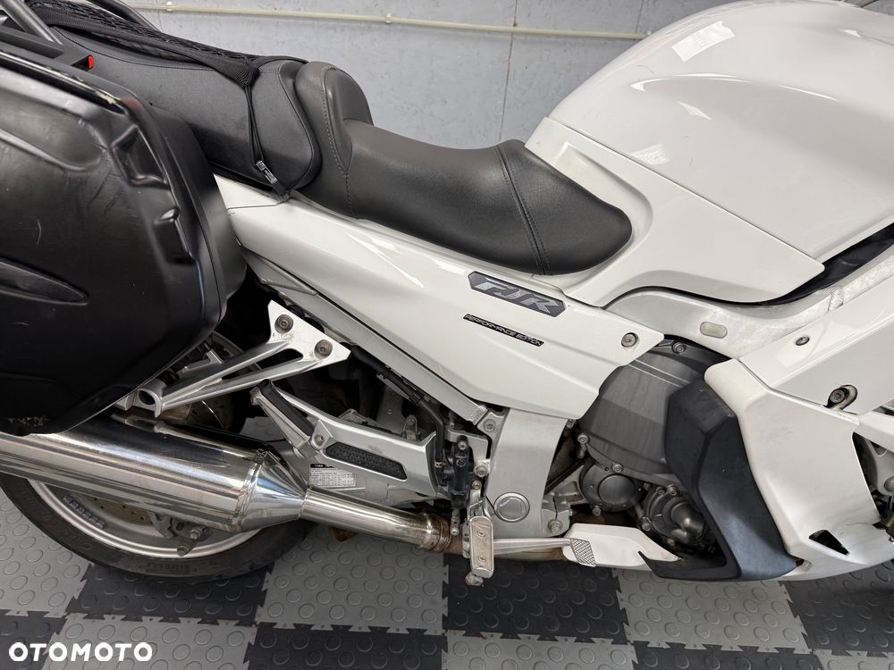 Yamaha FJR - 12