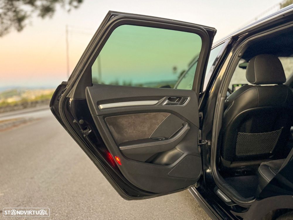 Audi S3 Sportback 2.0 TFSi quattro S tronic - 32