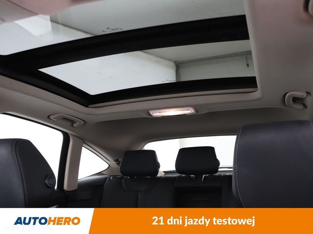 BMW Seria 3 318d Luxury Line - 37