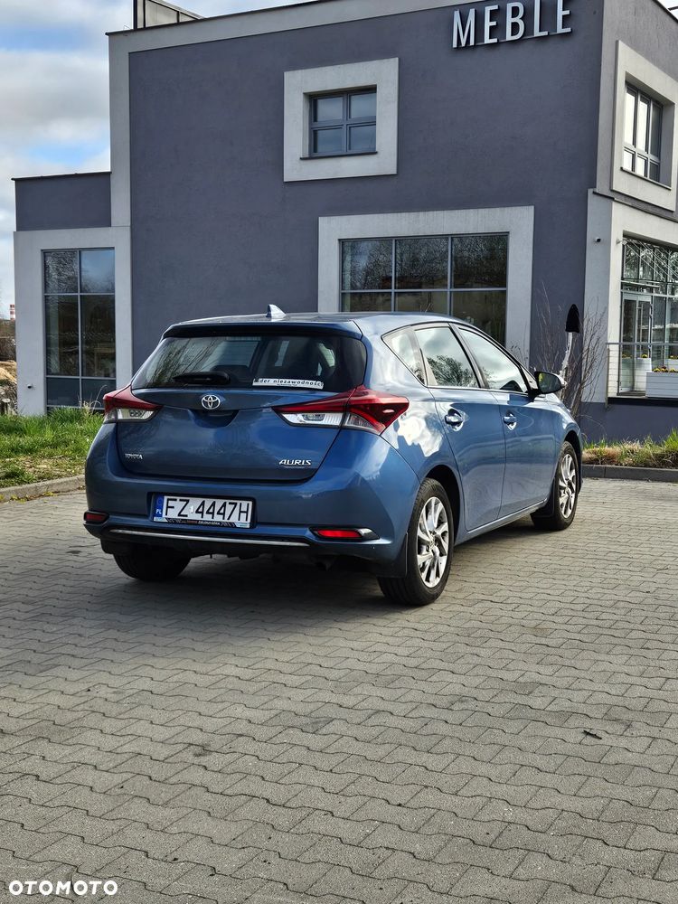 Toyota Auris 1.6 Dynamic - 3