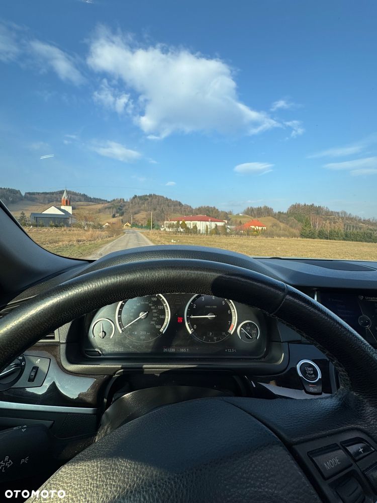 BMW Seria 5 535i xDrive Sport-Aut Luxury Line - 19