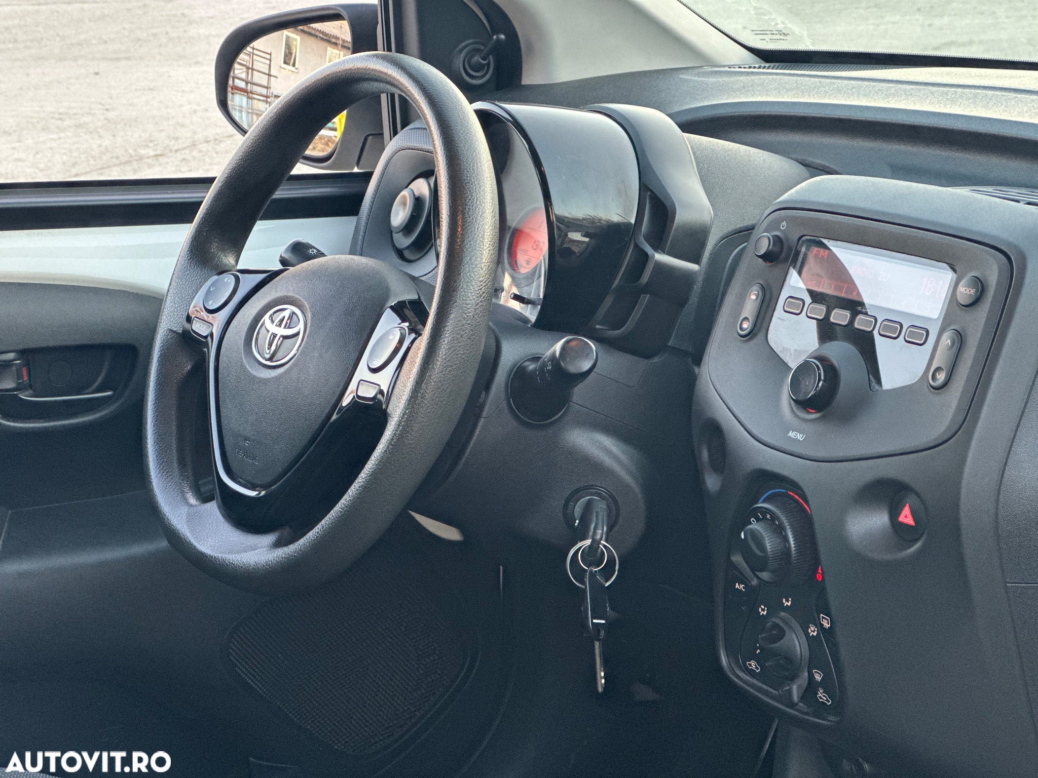 Toyota Aygo 1.0 VVY-I 5 usi X-cite - 8
