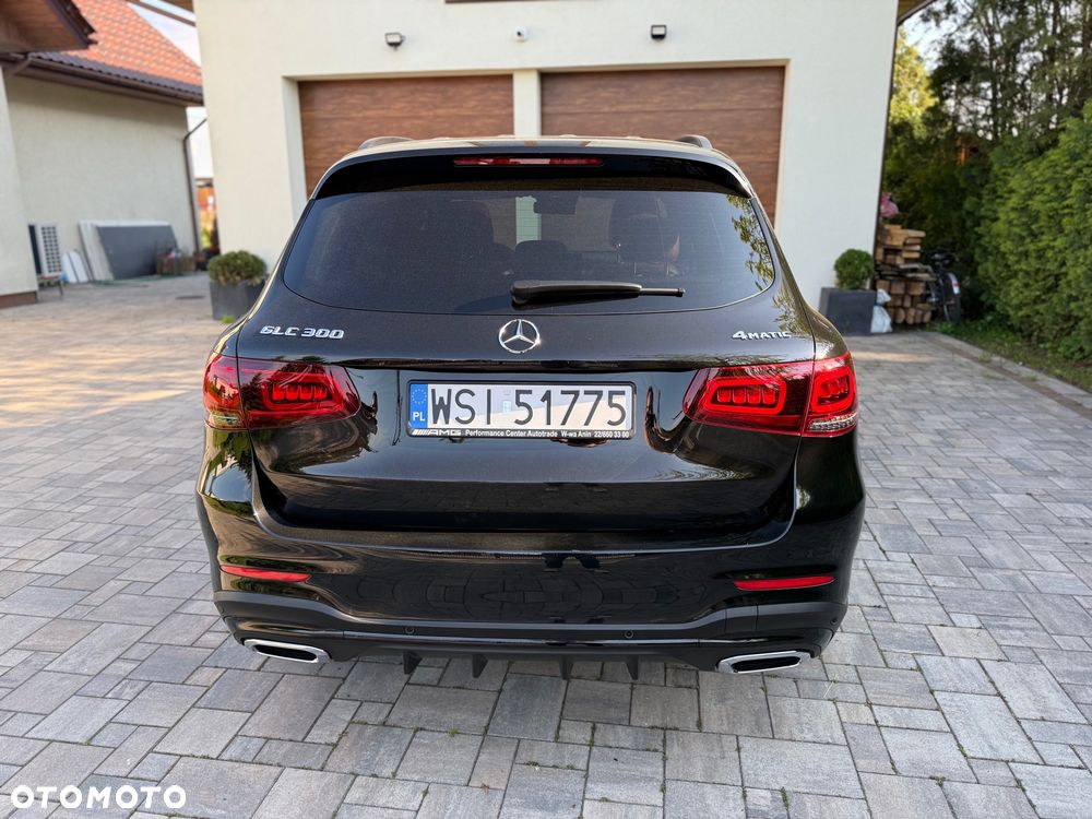 Mercedes-Benz GLC 300 4Matic 9G-TRONIC AMG Line Plus - 41