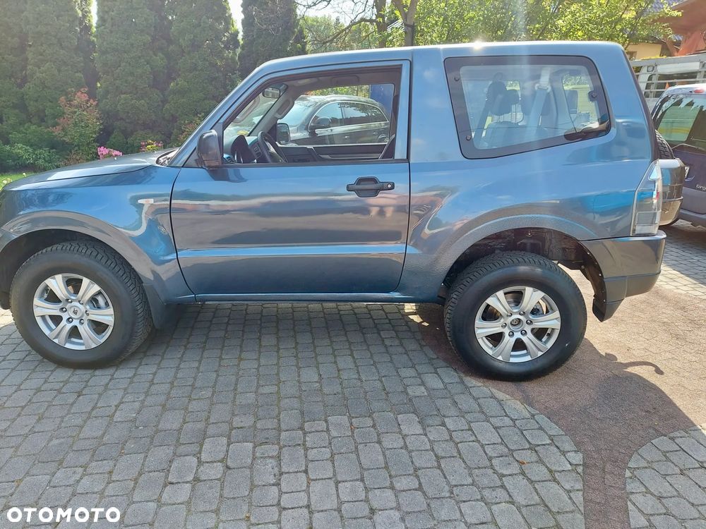 Mitsubishi Pajero - 8