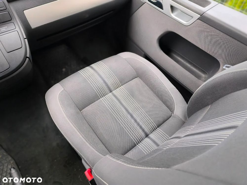 Volkswagen Multivan - 15