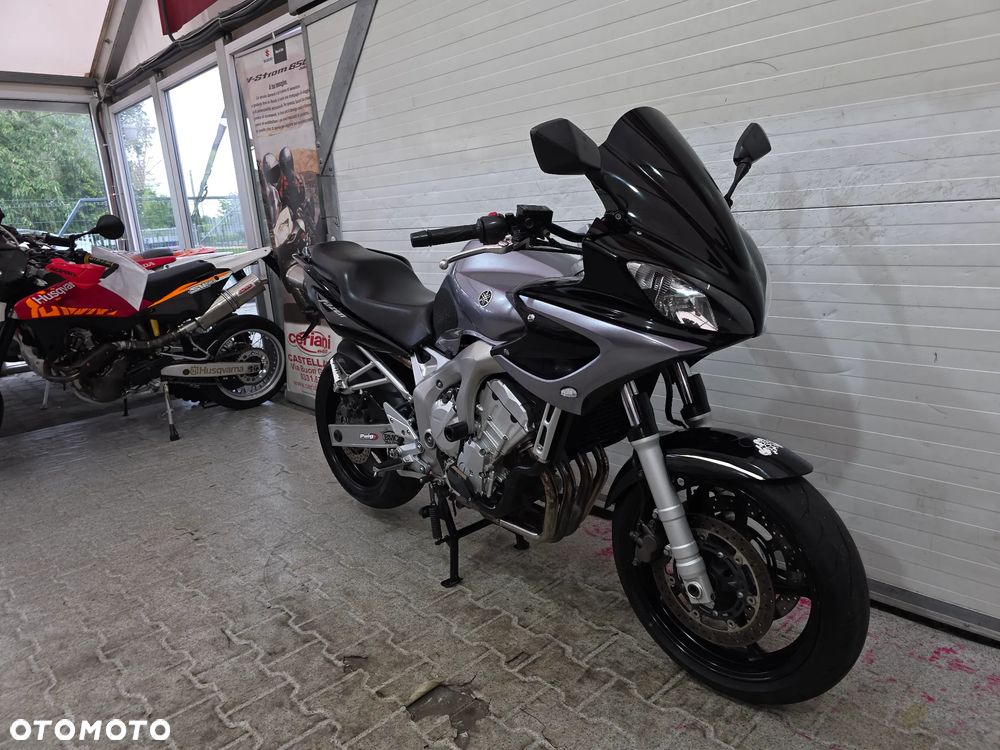 Yamaha FZ - 12