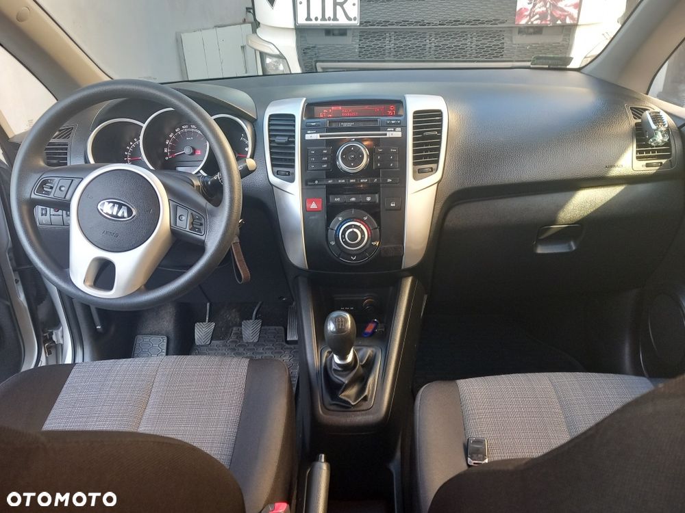 Kia Venga - 7