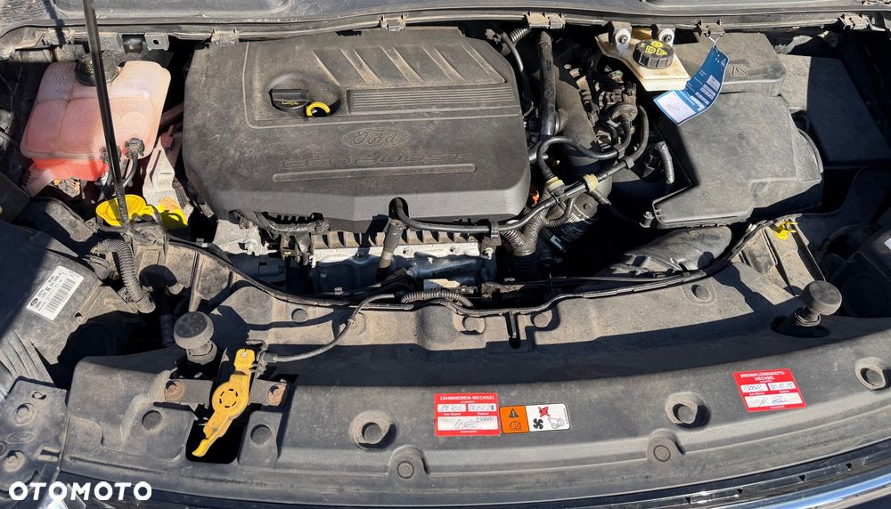Ford Kuga 1.5 EcoBoost 2x4 Titanium - 25