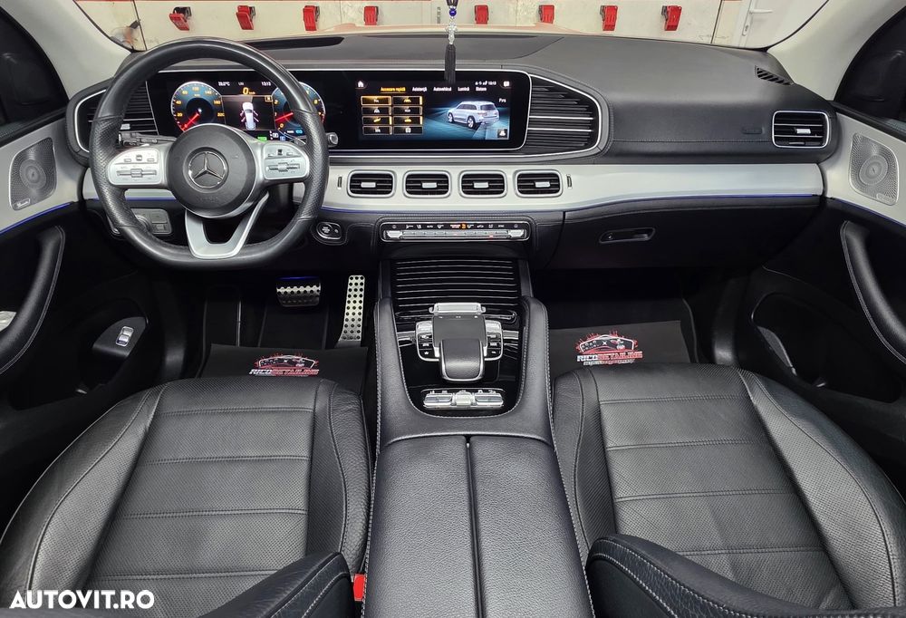Mercedes-Benz GLS - 22