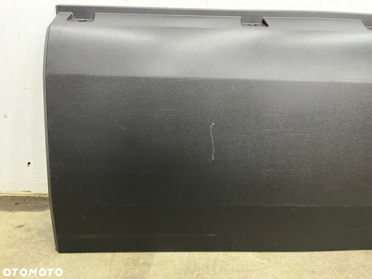 Listwa Iveco Daily IV 4 nakładka karoseryjna boczna prawa tylna LONG 14r.-> 5801811685 - 3
