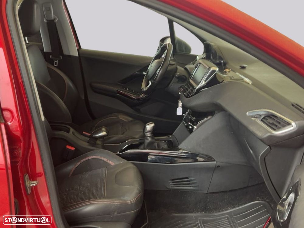 Peugeot 2008 1.2 PureTech GT Line - 5