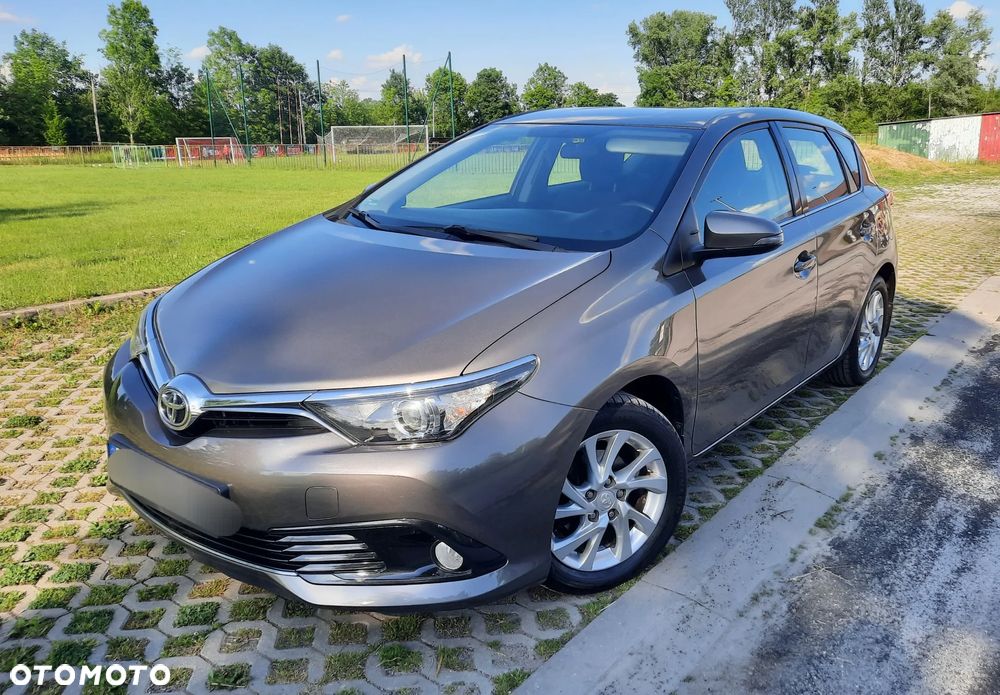 Toyota Auris 1.6 Premium - 16