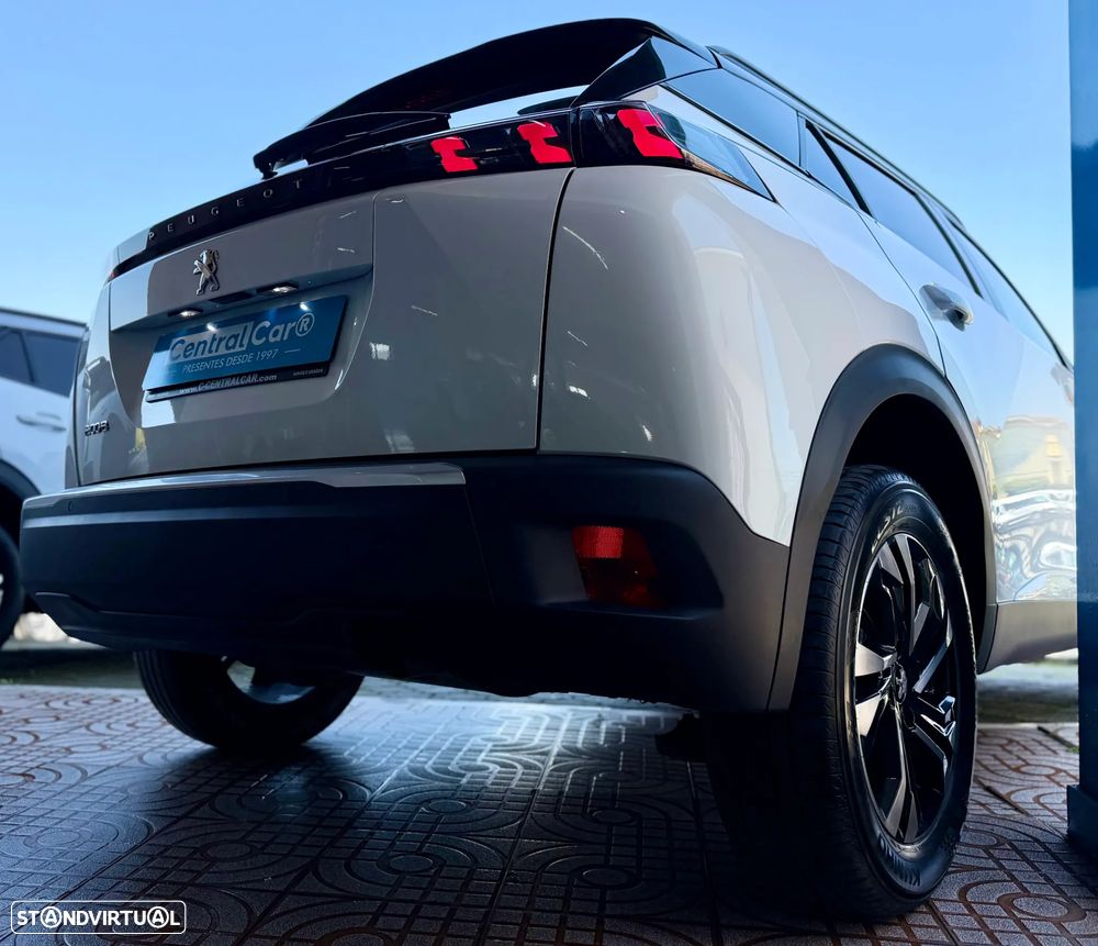 Peugeot 2008 1.2 PureTech Allure - 12