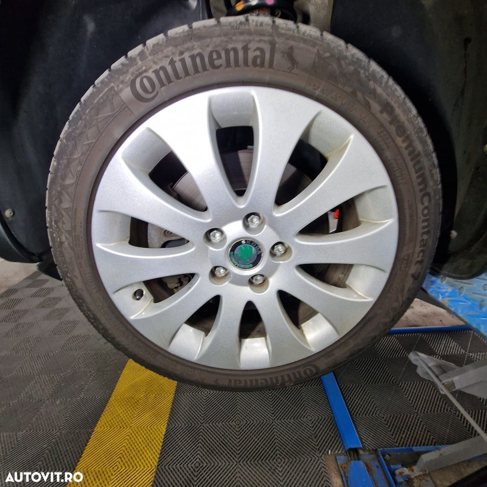 Skoda Superb 2.0 TDI 4X4 Elegance - 22